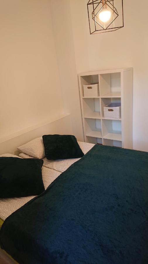 City Centre Kreutzwaldi Apartment, Free Parking タリン エクステリア 写真