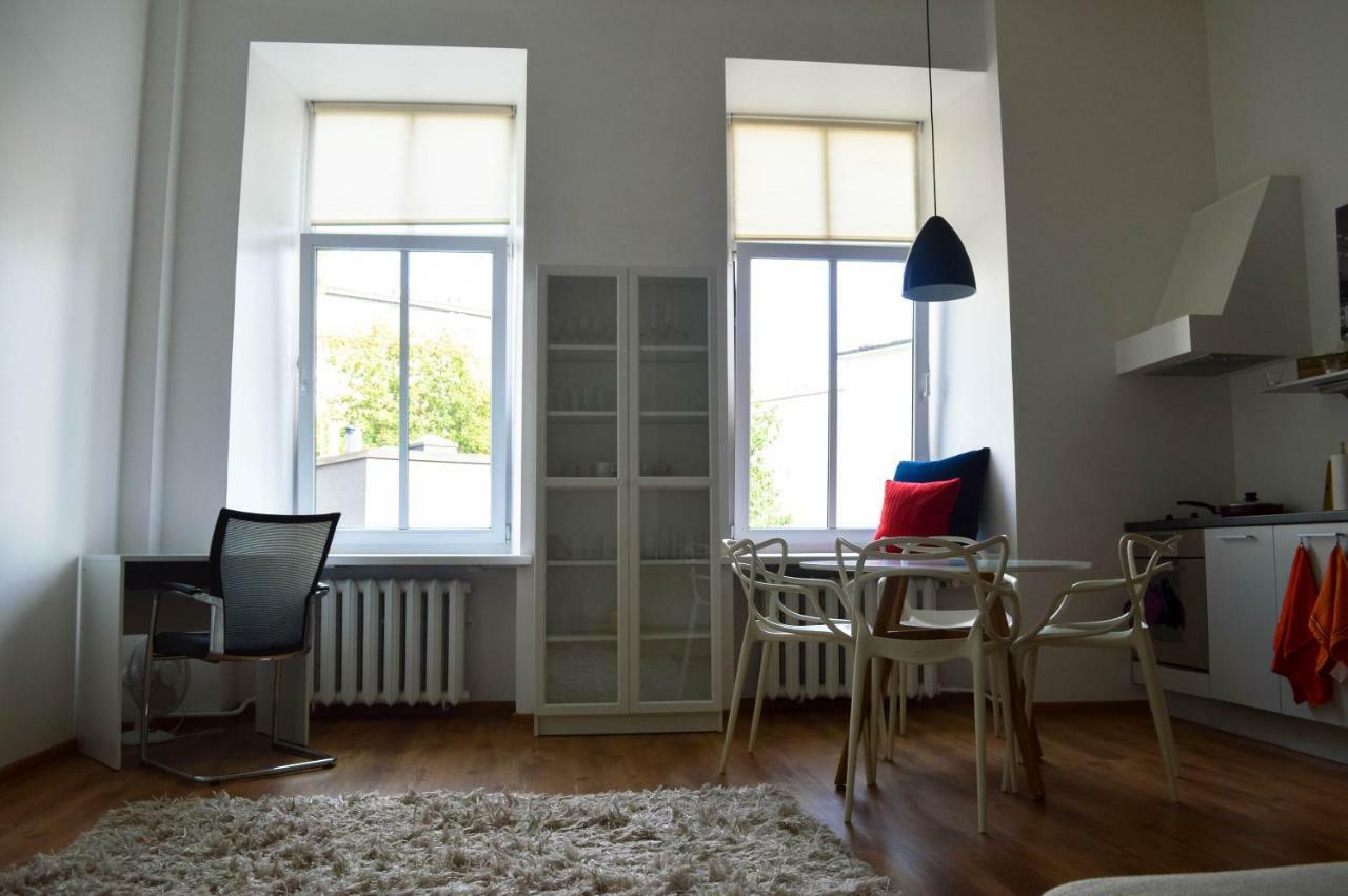 City Centre Kreutzwaldi Apartment, Free Parking タリン エクステリア 写真