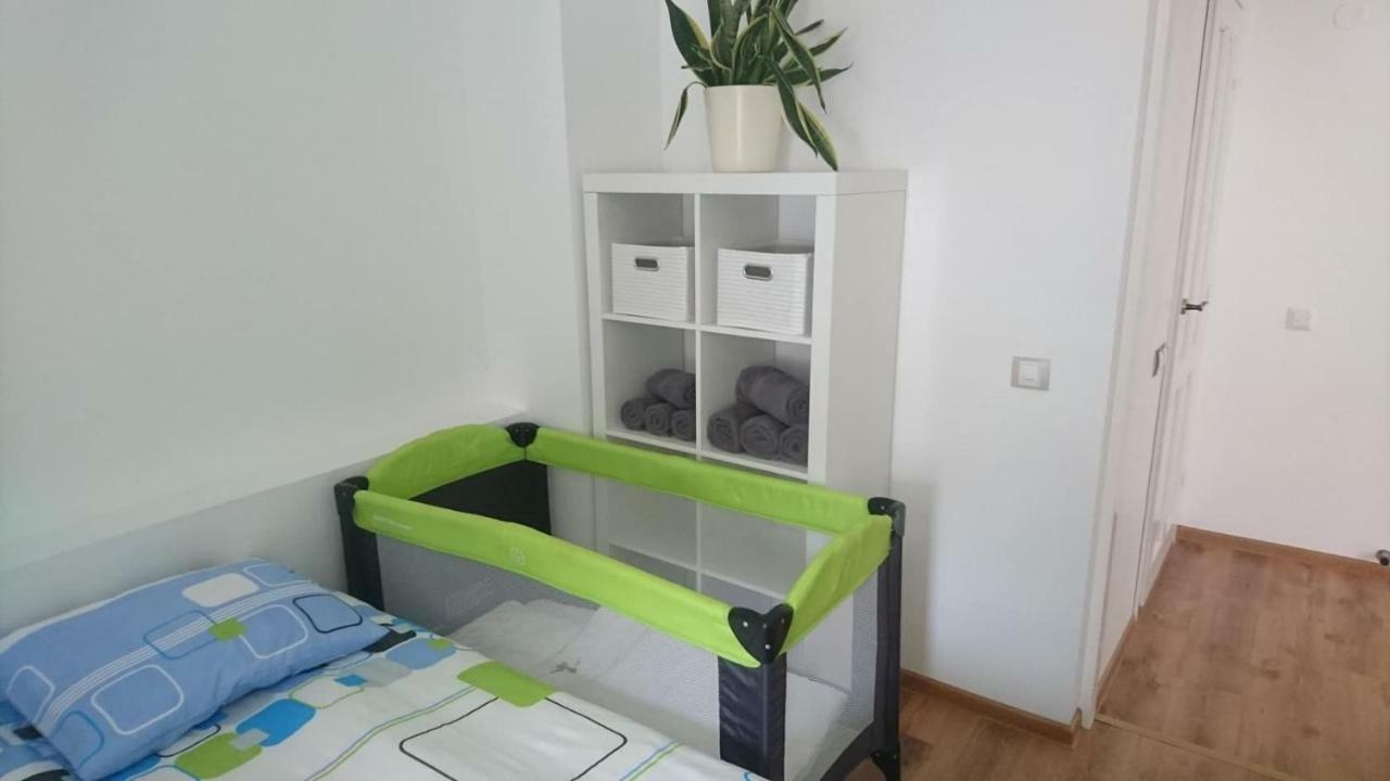 City Centre Kreutzwaldi Apartment, Free Parking タリン エクステリア 写真